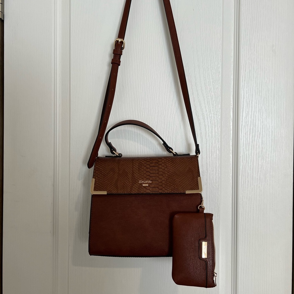 Dune crossbody with coin pouch